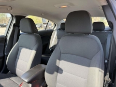 Used 2018  Chevrolet Cruze 4d Sedan LT Auto at Paradise Motors near Lansing&comma; MI