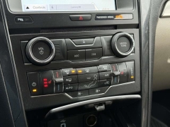 Used 2018  Ford Explorer 4d SUV 4WD XLT at Paradise Motors near Lansing&comma; MI