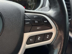 Used 2018  Jeep Cherokee 4d SUV 4WD Trailhawk V6 at Paradise Motors near Lansing&comma; MI