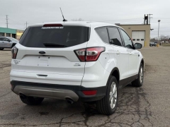 Used 2017  Ford Escape 4d SUV 4WD SE at Paradise Motors near Lansing&comma; MI
