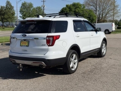 Used 2017  Ford Explorer 4d SUV 4WD XLT at Paradise Motors near Lansing, MI