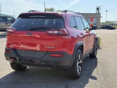 Used 2017  Jeep Cherokee 4d SUV 4WD Trailhawk V6 at Paradise Motors near Lansing&comma; MI