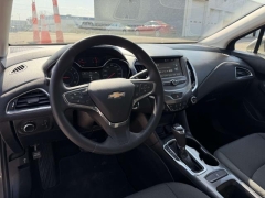 Used 2018  Chevrolet Cruze 4d Sedan LT Auto at Paradise Motors near Lansing&comma; MI