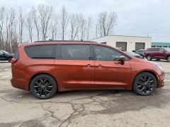 Used 2018  Chrysler Pacifica 4d Wagon Touring L Plus at Paradise Motors near Lansing&comma; MI
