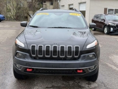 Used 2018  Jeep Cherokee 4d SUV 4WD Trailhawk V6 at Paradise Motors near Lansing&comma; MI