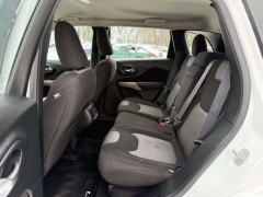 Used 2017  Jeep Cherokee 4d SUV 4WD Sport I4 at Paradise Motors near Lansing&comma; MI