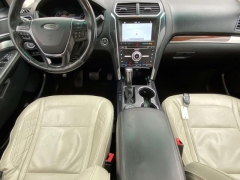 Used 2017 Ford Explorer 4d SUV 4WD Platinum at Paradise Motors near Lansing, MI