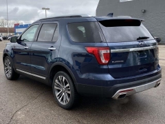 Used 2017 Ford Explorer 4d SUV 4WD Platinum at Paradise Motors near Lansing, MI