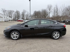 Used 2018  Chevrolet Cruze 4d Sedan LT Auto at Paradise Motors near Lansing&comma; MI