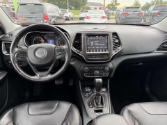 Used 2019  Jeep Cherokee 4d SUV 4WD Trailhawk 3&period;2L at Paradise Motors near Lansing&comma; MI