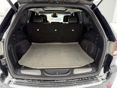 Used 2011  Jeep Grand Cherokee 4d SUV 4WD Overland at Paradise Motors near Lansing&comma; MI