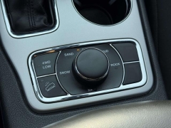 Used 2018  Jeep Grand Cherokee 4d SUV 4WD Laredo at Paradise Motors near Lansing&comma; MI