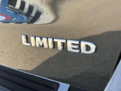 Used 2015  Jeep Grand Cherokee 4d SUV 4WD Limited at Paradise Motors near Lansing&comma; MI