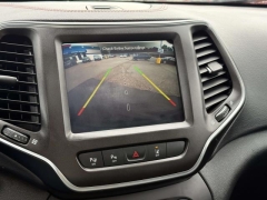 Used 2019  Jeep Cherokee 4d SUV 4WD Trailhawk 3&period;2L at Paradise Motors near Lansing&comma; MI