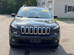 Used 2015 Jeep Cherokee 4d SUV 4WD Latitude at Paradise Motors near Lansing, MI