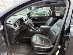 Used 2017  GMC Acadia AWD 4dr SLT w&sol;SLT-1 at Paradise Motors near Lansing&comma; MI