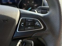 Used 2017  Ford Escape 4d SUV FWD SE at Paradise Motors near Lansing&comma; MI