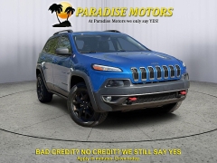 Used 2017  Jeep Cherokee 4d SUV 4WD Trailhawk V6 at Paradise Motors near Lansing&comma; MI
