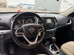 Used 2017  Jeep Cherokee 4d SUV 4WD Sport I4 Altitude at Paradise Motors near Lansing&comma; MI