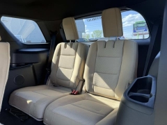 Used 2017  Ford Explorer 4d SUV 4WD XLT at Paradise Motors near Lansing, MI