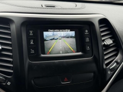 Used 2017  Jeep Cherokee 4d SUV 4WD Sport I4 Altitude at Paradise Motors near Lansing&comma; MI