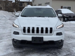 Used 2016  Jeep Cherokee 4d SUV 4WD Latitude V6 at Paradise Motors near Lansing&comma; MI