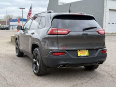 Used 2016  Jeep Cherokee 4d SUV 4WD Limited V6 at Paradise Motors near Lansing&comma; MI