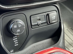 Used 2016  Jeep Renegade 4d SUV 4WD Trailhawk at Paradise Motors near Lansing, MI