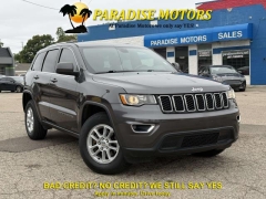  2018 Jeep Grand Cherokee 4d SUV 4WD Laredo at Paradise Motors near Lansing&comma; MI