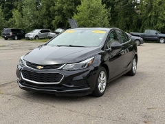 Used 2017  Chevrolet Cruze 4d Sedan LT Auto at Paradise Motors near Lansing, MI
