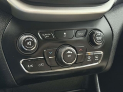 Used 2017  Jeep Cherokee 4d SUV 4WD Sport I4 Altitude at Paradise Motors near Lansing&comma; MI