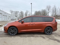 Used 2018  Chrysler Pacifica 4d Wagon Touring L Plus at Paradise Motors near Lansing&comma; MI