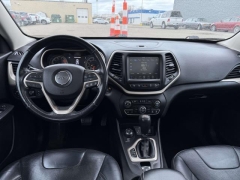 Used 2016  Jeep Cherokee 4d SUV 4WD Limited V6 at Paradise Motors near Lansing&comma; MI