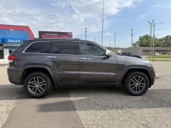 Used 2017  Jeep Grand Cherokee 4d SUV 4WD Limited at Paradise Motors near Lansing&comma; MI
