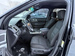 Used 2013  Ford Explorer 4d SUV 4WD XLT at Paradise Motors near Lansing&comma; MI