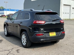 Used 2015 Jeep Cherokee 4d SUV 4WD Latitude at Paradise Motors near Lansing, MI