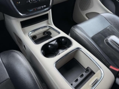 Used 2017  Dodge Grand Caravan 4d Wagon SE at Paradise Motors near Lansing&comma; MI