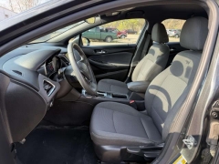 Used 2019  Chevrolet Cruze 4d Hatchback LT at Paradise Motors near Lansing&comma; MI