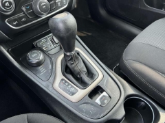 Used 2015 Jeep Cherokee 4d SUV 4WD Latitude at Paradise Motors near Lansing, MI