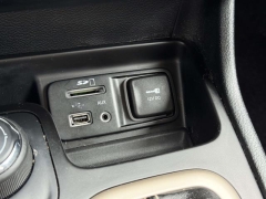 Used 2016  Jeep Cherokee 4d SUV 4WD Latitude V6 at Paradise Motors near Lansing&comma; MI