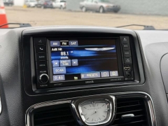 Used 2016  Chrysler Town & Country 4d Wagon Touring at Paradise Motors near Lansing&comma; MI