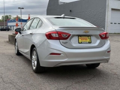 Used 2017  Chevrolet Cruze 4d Sedan LT Auto at Paradise Motors near Lansing&comma; MI