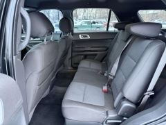 Used 2013  Ford Explorer 4d SUV 4WD XLT at Paradise Motors near Lansing&comma; MI