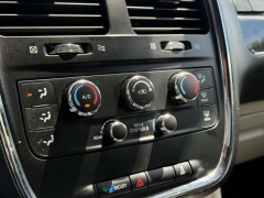 Used 2019 Dodge Grand Caravan 4d Wagon SXT at Paradise Motors near Lansing, MI