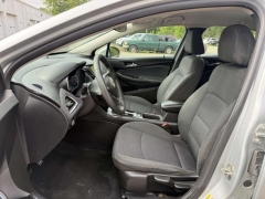 Used 2017  Chevrolet Cruze 4d Sedan LT Auto at Paradise Motors near Lansing&comma; MI