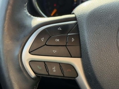 Used 2018  Jeep Grand Cherokee 4d SUV 4WD Laredo at Paradise Motors near Lansing&comma; MI