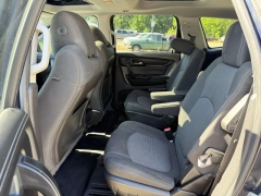 Used 2016  Chevrolet Traverse 4d SUV AWD LT w&sol;1LT at Paradise Motors near Lansing&comma; MI