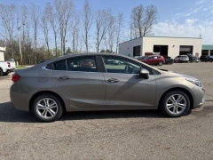 Used 2018  Chevrolet Cruze 4d Sedan LT Auto at Paradise Motors near Lansing&comma; MI