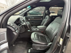 Used 2017  Ford Explorer 4d SUV 4WD Limited at Paradise Motors near Lansing&comma; MI