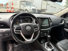 Used 2018  Jeep Cherokee 4d SUV 4WD Trailhawk V6 at Paradise Motors near Lansing&comma; MI